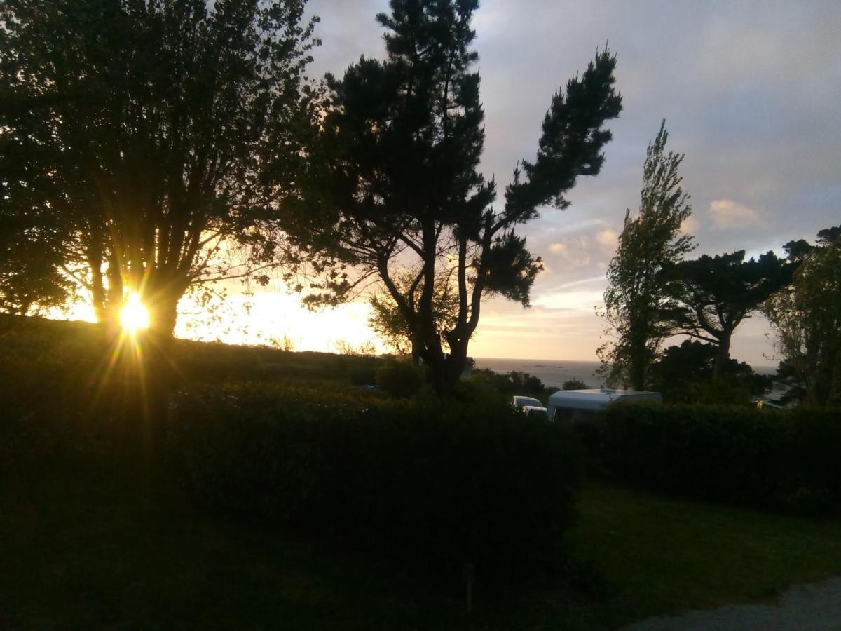 Les Hortensias Grande Tente Familiale Deux Chambres Et Sejour Vue Mer Sur Camping Nature 普莱斯坦-莱格雷沃 外观 照片